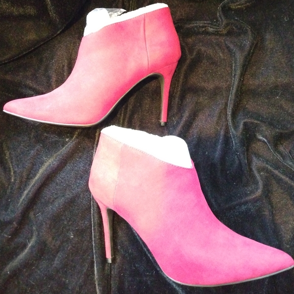 Journee Collection Demmi Red ankle booties NIB sz 8 - Picture 4 of 9